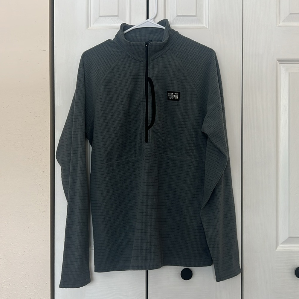 Mountain Hardwear Men’s “Summit Grid Fleece Half Zip” in Foil Grey (M)
